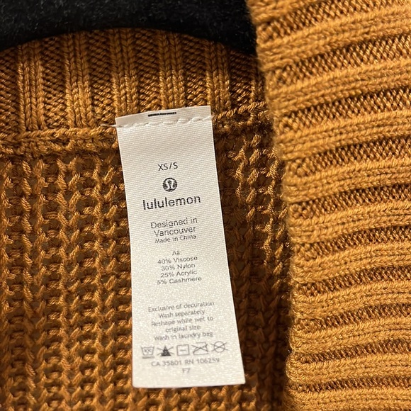 Lululemon sweater/poncho - Picture 3 of 9